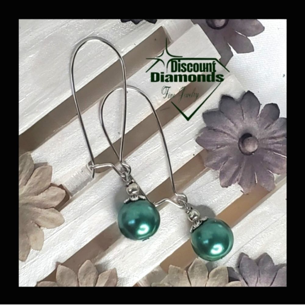 Green South Sea Shell 10 mm Pearl Earrings Wire Hook on 925 Silver